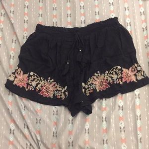 *BOGO 50%*AE floral embroidered black shorts